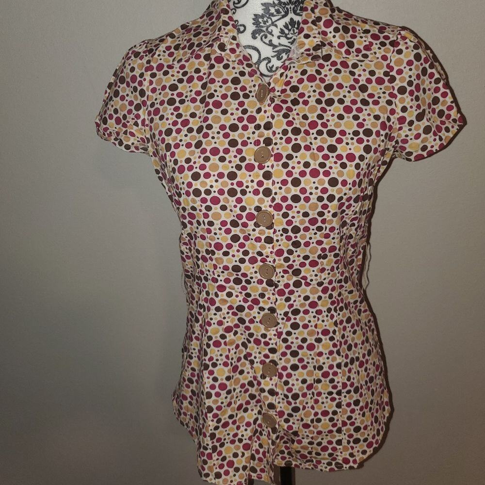 Super fun FANG Polka dot button down shirt. Fall colors
